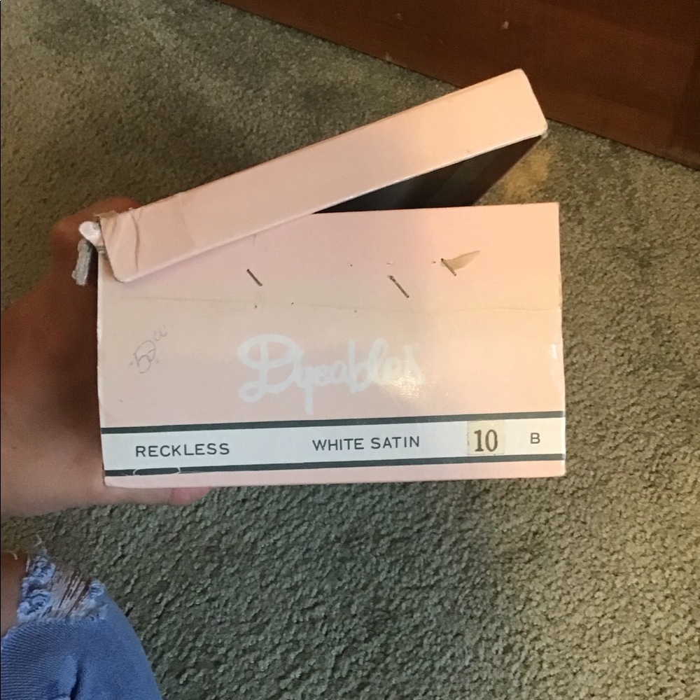 Women’s size 10 black dyeable heels gently worn